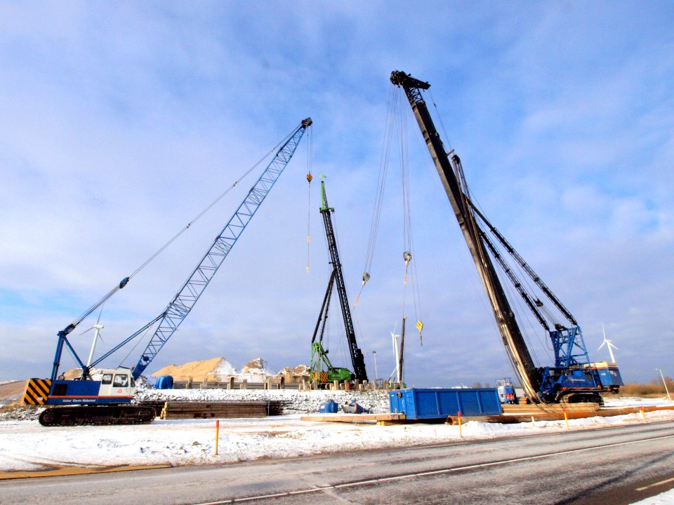 Cranes near Amsterdam pic19