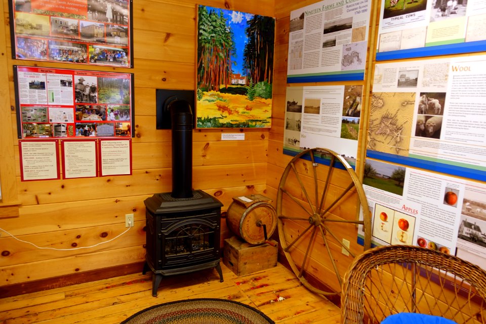 Cranberry House Museum & Cultural Center - Great Cranberry Island, Maine - DSC03783
