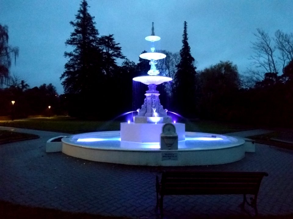 Craig's Fountain, Oamaru Public Gardens - 2018-06-10 - 2 - Lit up at night