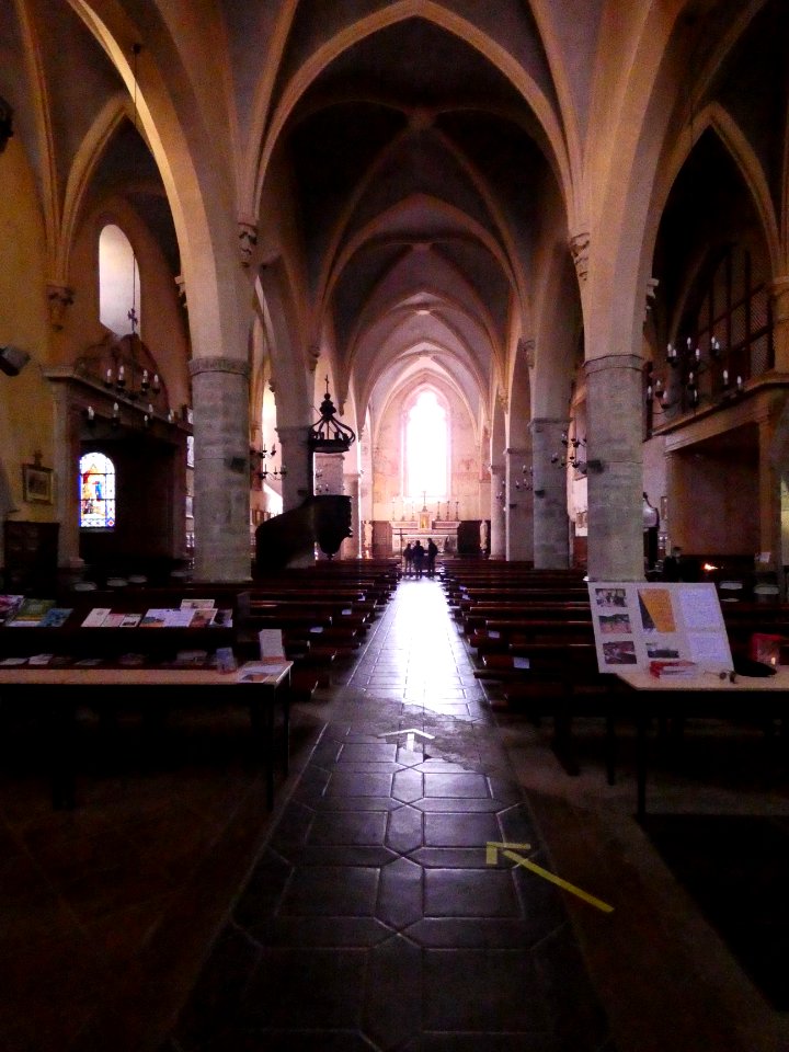 Crémieu - Église Saint-Jean-Baptiste - Nef