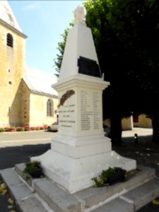 Courgains (Sarthe) monument aux morts (01)