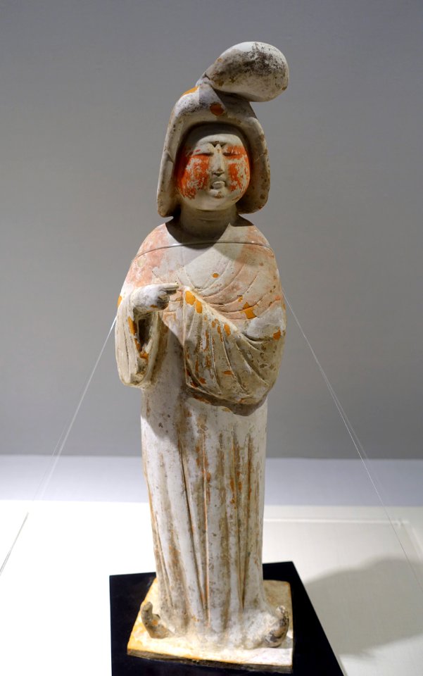 Court lady figure, China, Tang dynasty, 8th century AD, red pottery with painted ornament - Matsuoka Museum of Art - Tokyo, Japan - DSC07338