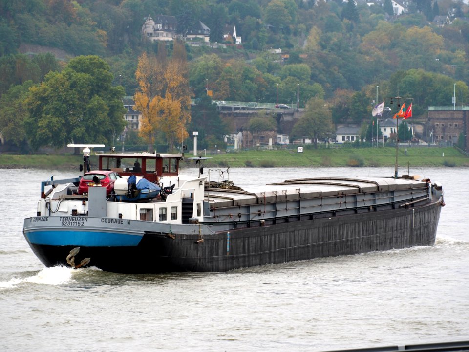 Courage, ENI 02311152 on the Rhine river at Koblenz, pic5