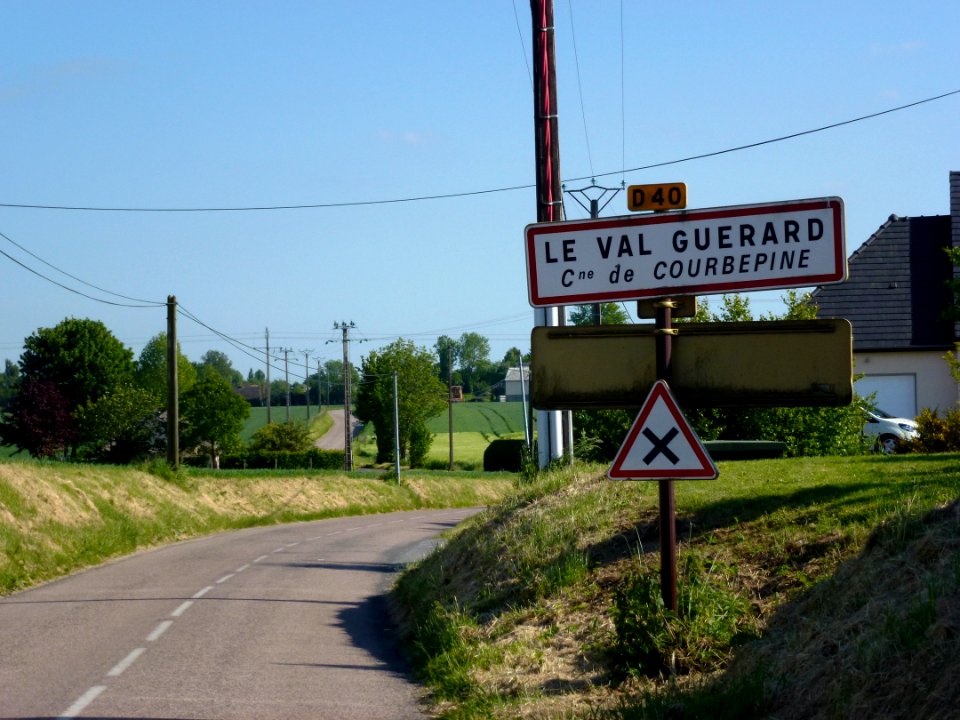 Courbépine (Eure, Fr) city limit sign Le Val Guérard