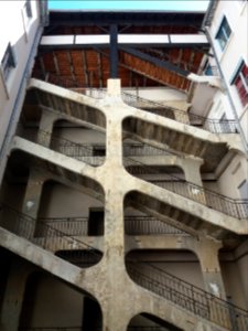 Cour des Voraces - Haut de l'escalier monumental