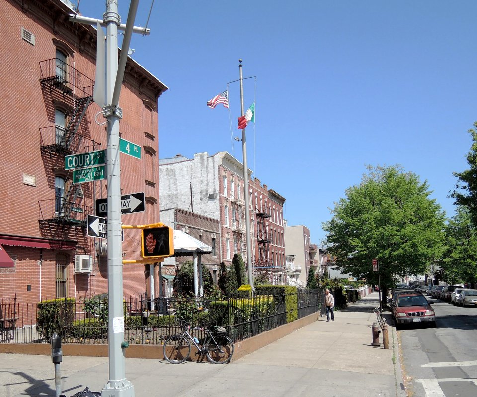 Court St & 4th Pl Carroll Gardens jeh