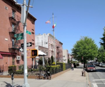 Court St & 4th Pl Carroll Gardens jeh