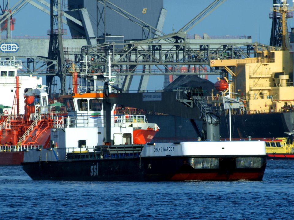 CRANE BARGE 1 - ENI 02320928 photo-1