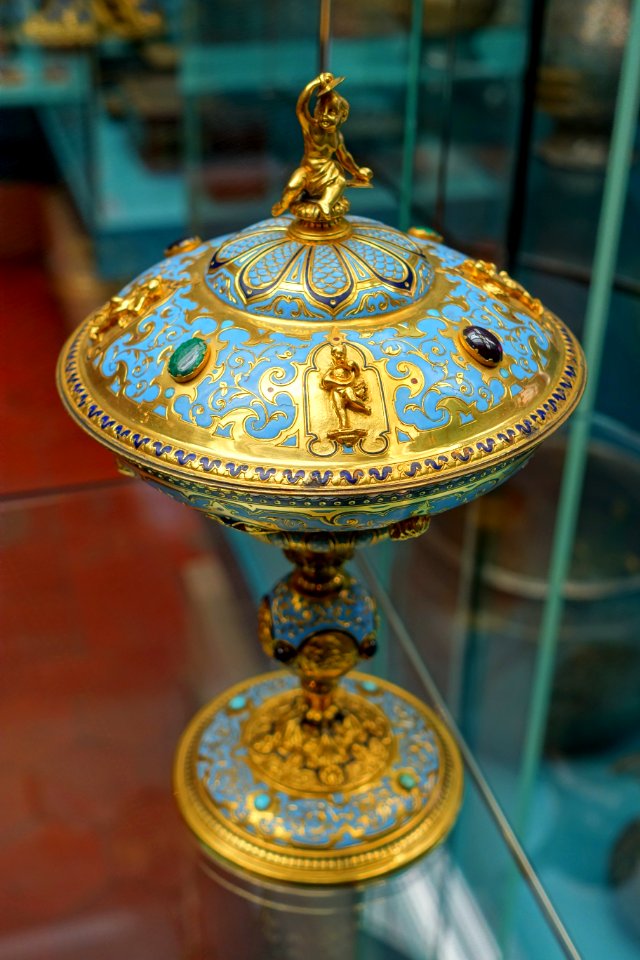 Covered bowl with stand, Elkington & Co., Birmingham, England, 1873, galvanic copy, gilt and engraved copper, turquoise, garnet, malachite - Germanisches Nationalmuseum - Nuremberg, Germany - DSC03089