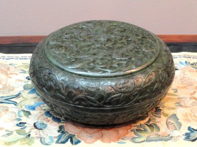 Covered Bowl, China, Shun-Chih Period, spinach green jade - George Walter Vincent Smith Art Museum - DSC03825