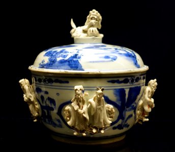 Covered bowl, Jingdezhen, China, 1625-1650 AD, porcelain - Peabody Essex Museum - Salem, MA - DSC05146 photo
