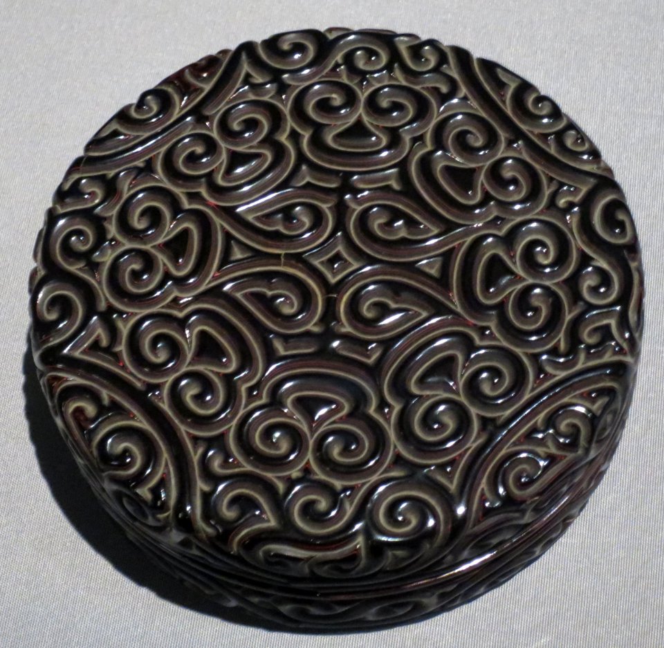 Covered box with spiral design from China, 14th century, Tokyo National Museum