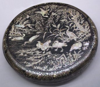 Covered box with willow and waterfowl design, Ming, Tokyo National Museum