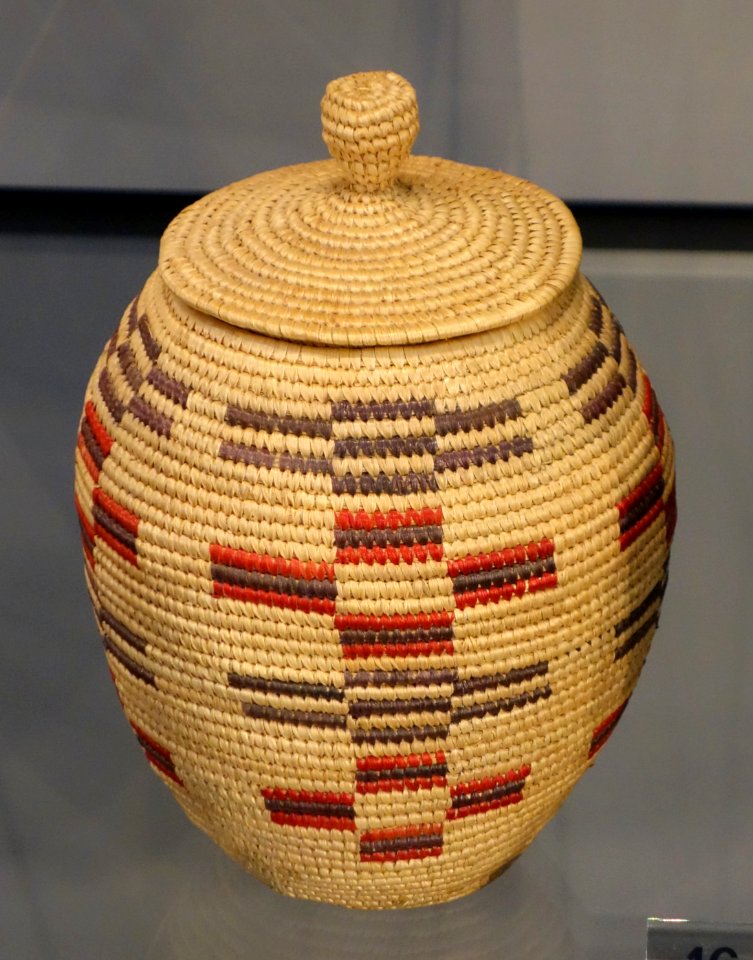 Covered Basket, Eskimo, Alaska, undated, coiled dyed and undyed rye grass - Chazen Museum of Art - DSC01872