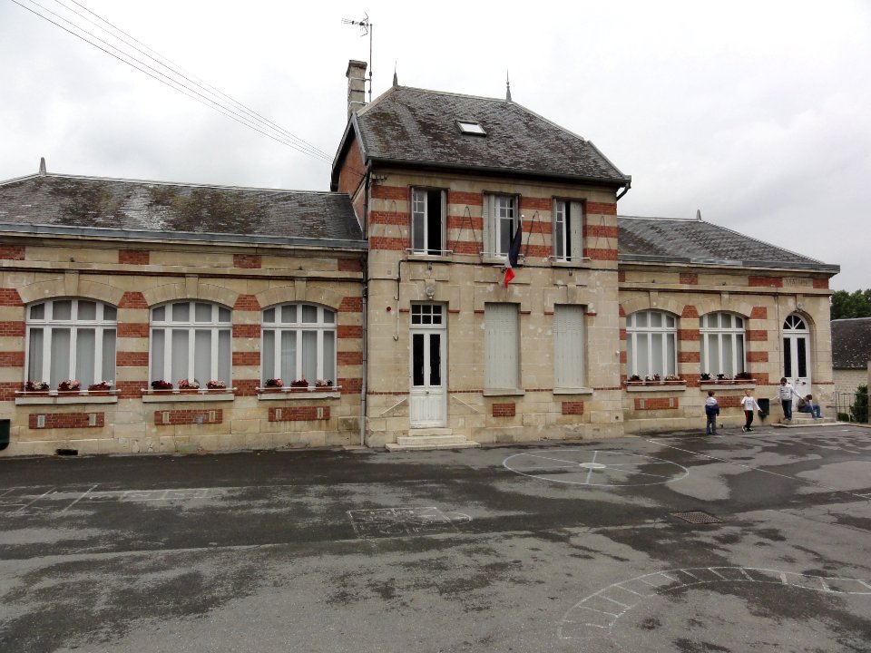 Crécy-au-Mont (Aisne) mairie-école