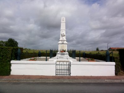 Courcelles (Charente-Maritime) monument aux morts