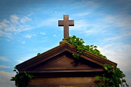 Grave old dead