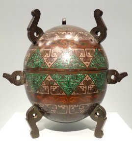Covered vessel in the shape of ancient bronze dui, China, Song dynasty or later, lacquered bronze with turquoise and silver inlay - Asian Art Museum of San Francisco - DSC01580