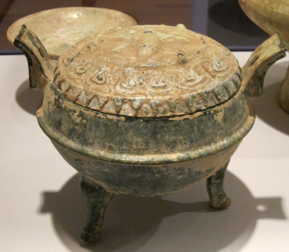 Covered tripod vessel (ding), Han dynasty, earthenware with glaze, Honolulu Museum of Art