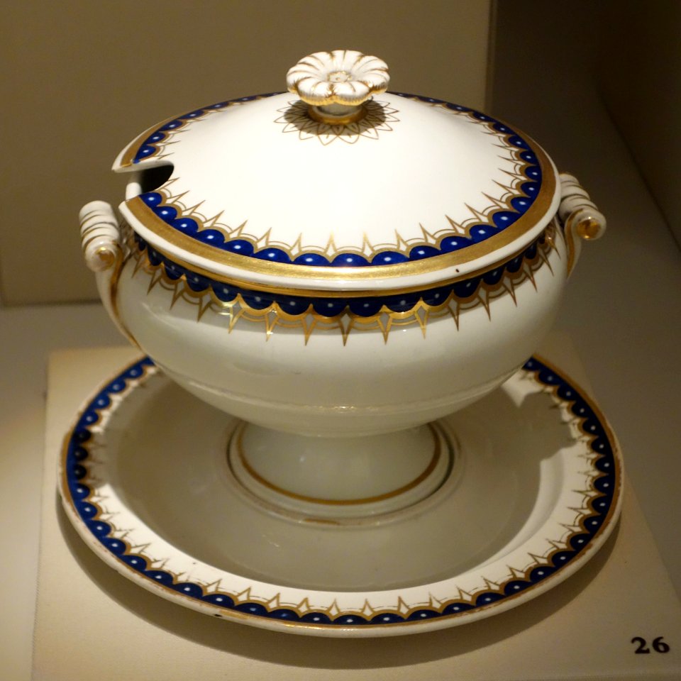 Covered Tureen with Stand, Josiah Wedgwood and Sons, early 1800s, creamware - Chazen Museum of Art - DSC01996
