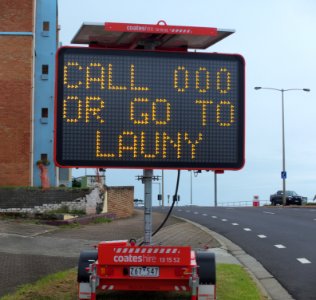 Covid-19-sign-Burnie-20200415-001