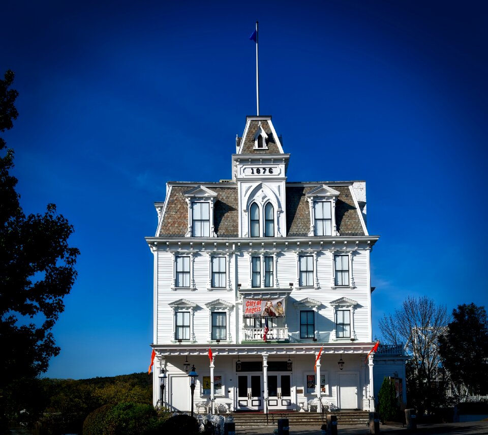 Landmark historic east haddam