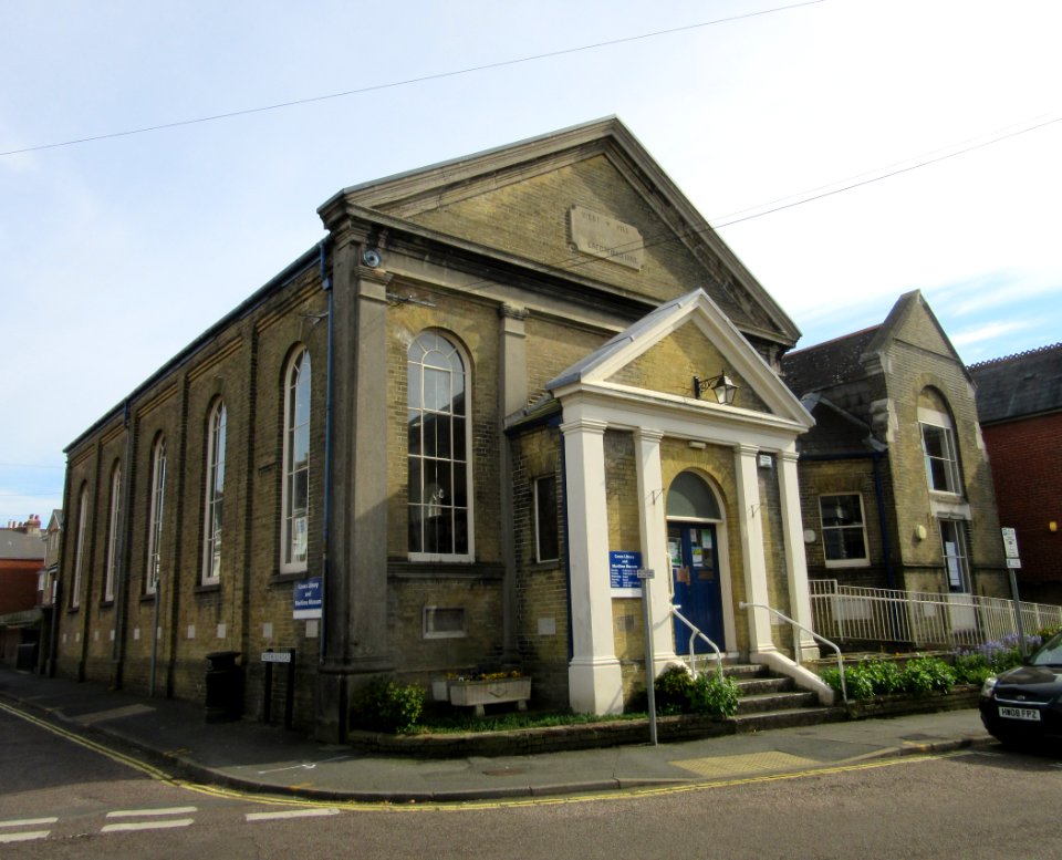 Cowes Library (formerly West Hill Chapel), Beckford Road, Cowes, Isle of Wight (May 2016) (3)