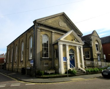 Cowes Library (formerly West Hill Chapel), Beckford Road, Cowes, Isle of Wight (May 2016) (3)