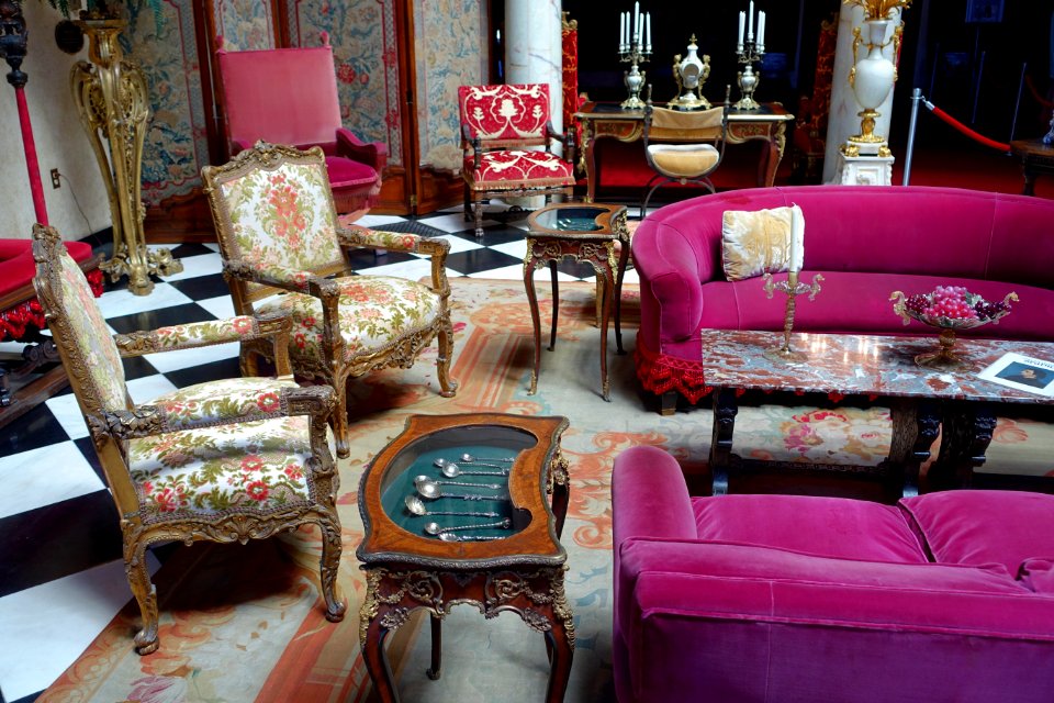 Court furniture - Cà d'Zan - John and Mable Ringling Museum of Art - Sarasota, FL - DSC00267