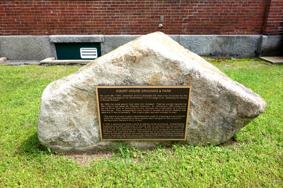 Court House Grounds and Park memorial - St. Johnsbury, Vermont - DSC04137