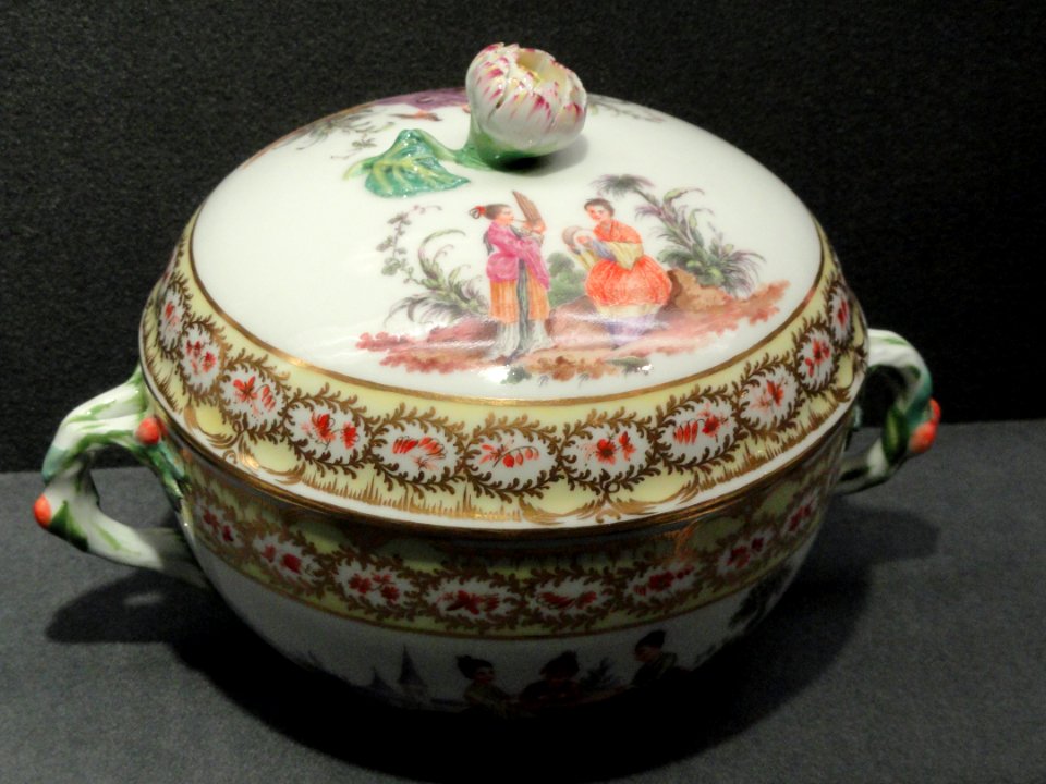 Covered Soup Bowl and Stand, bowl, c. 1759-1770, Berlin, hard-paste porcelain, coloured enamels, gold - Gardiner Museum, Toronto - DSC00937