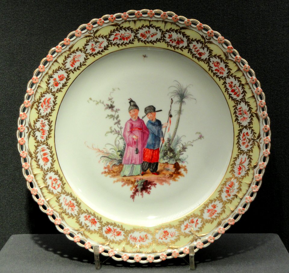 Covered Soup Bowl and Stand, stand, c. 1759-1770, Berlin, hard-paste porcelain, coloured enamels, gold - Gardiner Museum, Toronto - DSC00938