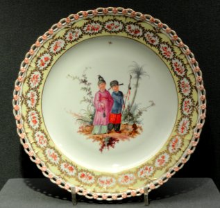 Covered Soup Bowl and Stand, stand, c. 1759-1770, Berlin, hard-paste porcelain, coloured enamels, gold - Gardiner Museum, Toronto - DSC00938