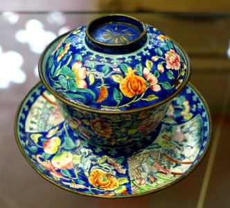 Covered cup with saucer, China, 1850-1875, enamel-painted copper - Germanisches Nationalmuseum - Nuremberg, Germany - DSC03191