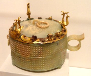 Covered Jade Cup with Gilt Bronze Fitting, 2nd - 1st century BC, Western Han period, China - Sackler Museum - DSC02596