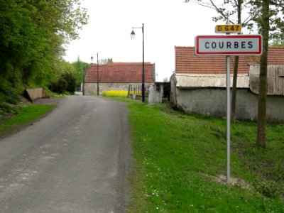 Courbes (Aisne) city limit sign