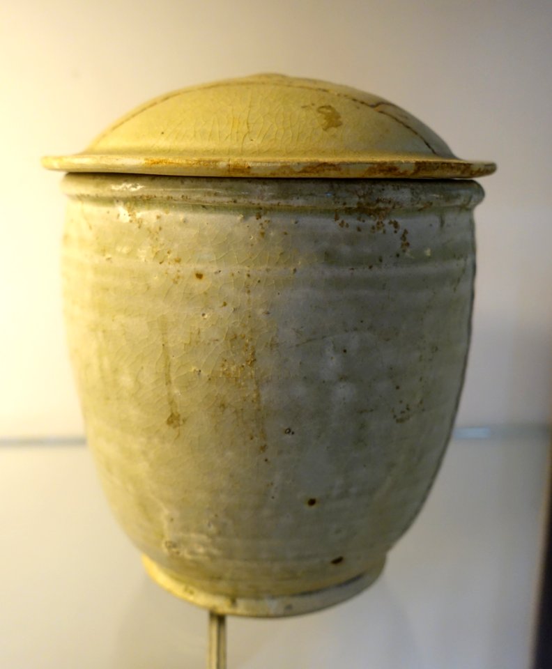 Covered jar, Ly dynasty, 11th-13th century AD, stoneware - Museum of Vietnamese History - Ho Chi Minh City - DSC06169