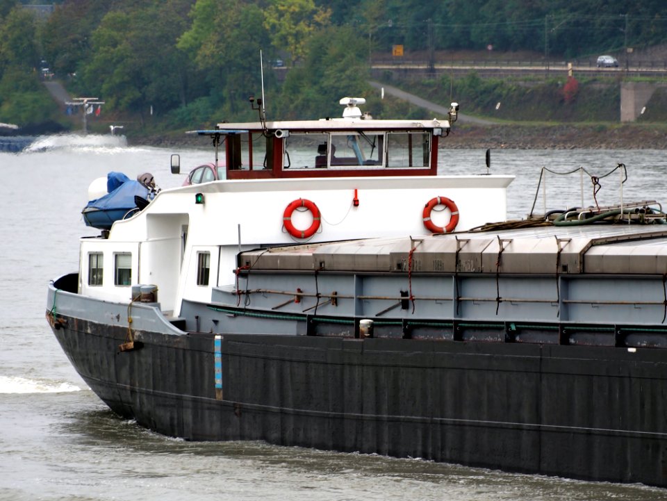 Courage, ENI 02311152 on the Rhine river at Koblenz, pic4