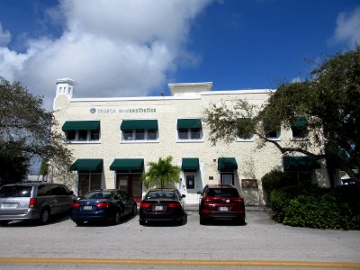 Croissant Park Administration Building--from south 