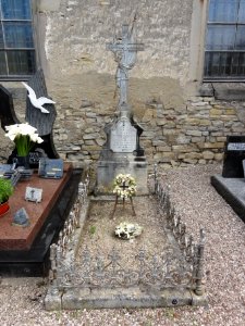 Croismare (M-et-M) tombe de guerre