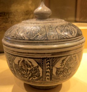 Covered box from Thailand, Sukhothai ware, 14th-15th century, glazed stoneware, HAA photo
