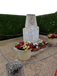 Crécy-au-Mont (Aisne) monument aux morts