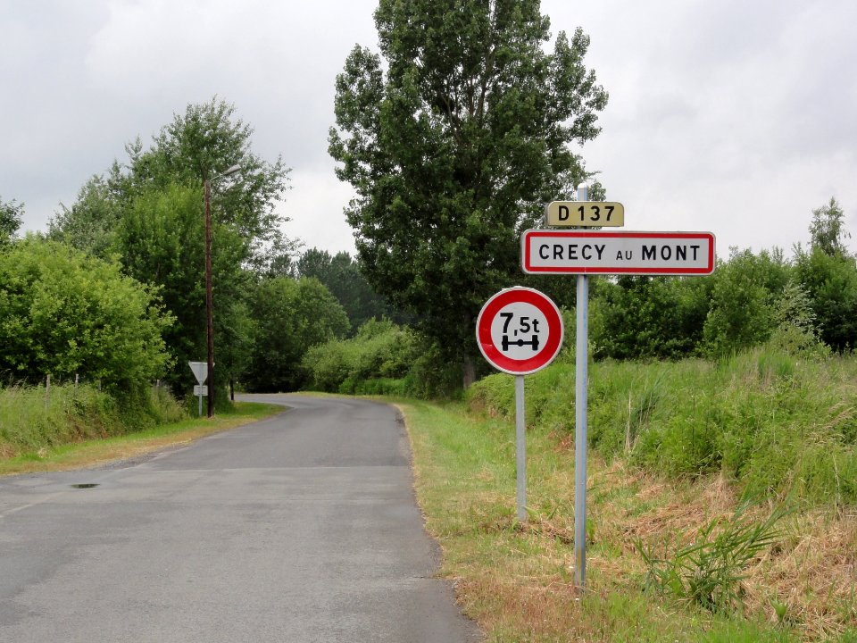 Crécy-au-Mont (Aisne) city limit sign