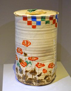 Covered water jar (mizusashi), Eiraku Hozen, Kyoto, Japan, c. 1830, stoneware, polychrome enamel - Montreal Museum of Fine Arts - Montreal, Canada - DSC09527