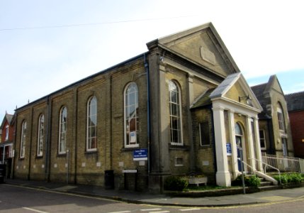 Cowes Library (formerly West Hill Chapel), Beckford Road, Cowes, Isle of Wight (May 2016) (1)