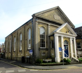Cowes Library (formerly West Hill Chapel), Beckford Road, Cowes, Isle of Wight (May 2016) (2)