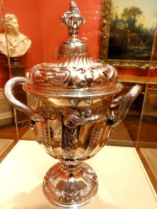 Covered cup, Paul de Lamerie, 1737 - Nelson-Atkins Museum of Art - DSC08875