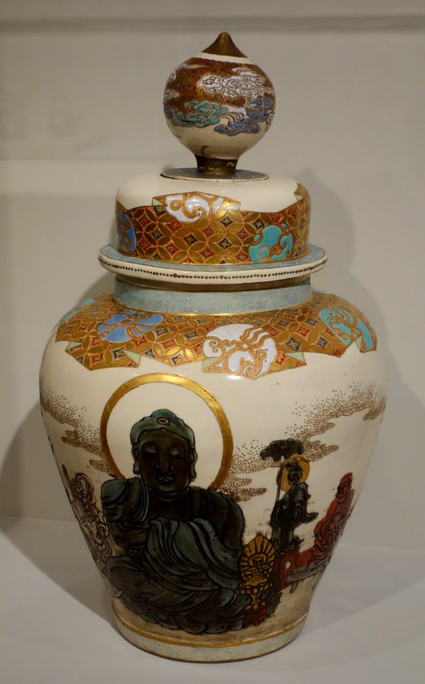 Covered jar with Buddha, Kannon, Daruma, and priest, Kyoto ware, Japan, late 19th century, porcelain - Cincinnati Art Museum - DSC03162