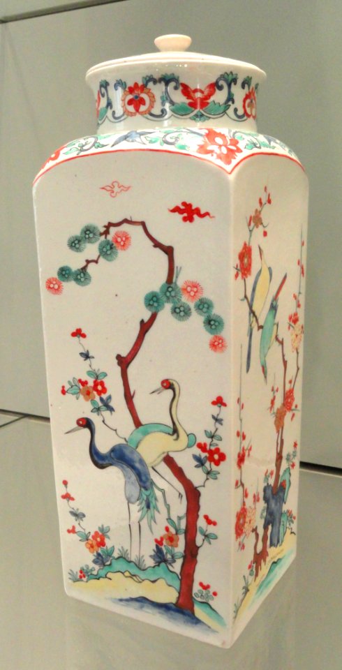 Covered Jar, c. 1850-1900, Samson & Cie, Paris or Montreuil, hard-paste porcelain with overglaze enamels - Gardiner Museum, Toronto - DSC00697