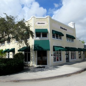 Croissant Park Administration Building-entry c
